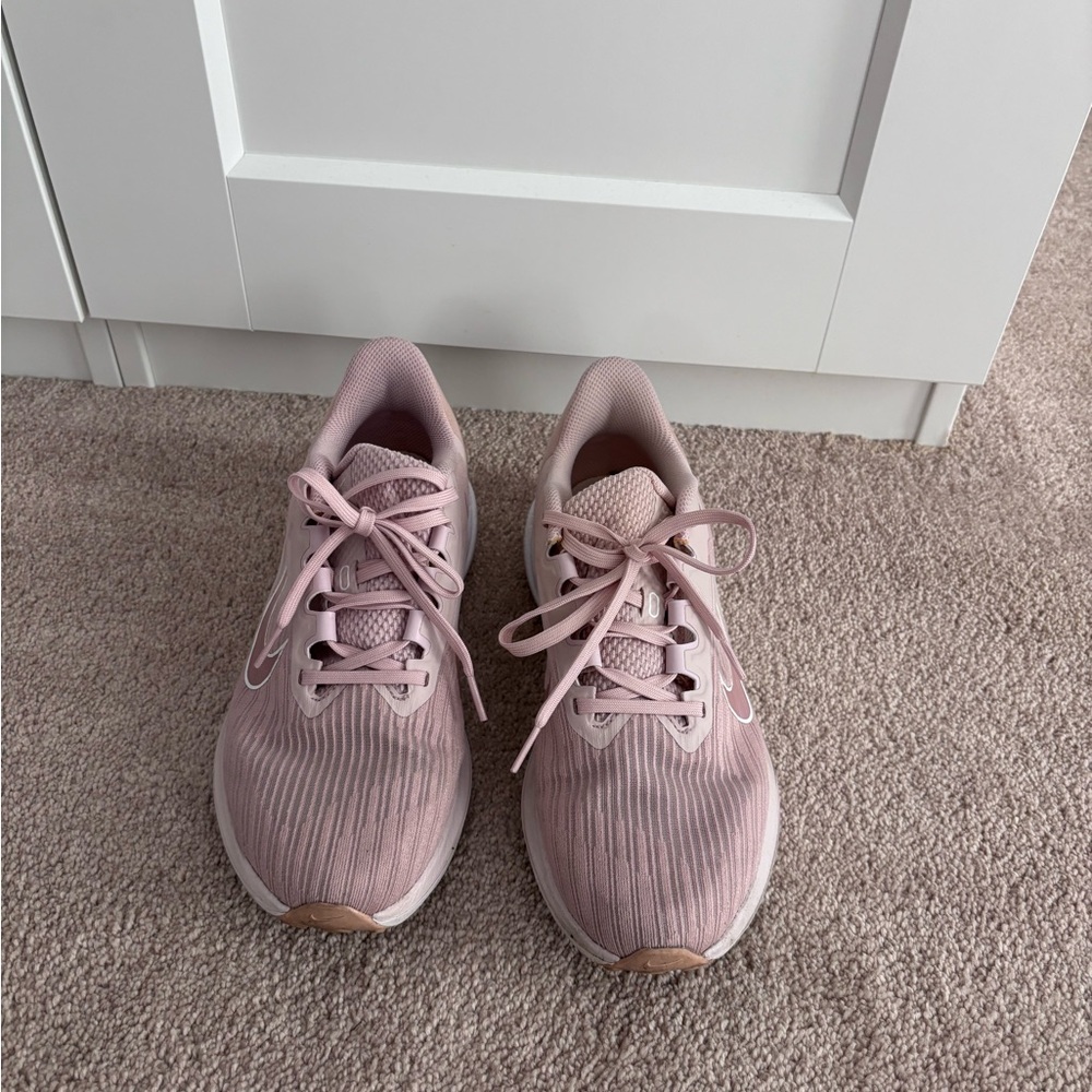 Nike Winflo 09 Women’s Sneakers - Size 8.5